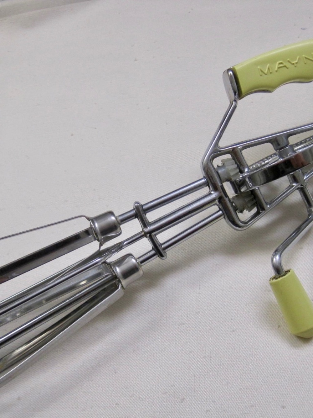 Vintage 50's Maynard Eggs Beater. Hand Held Mixer.